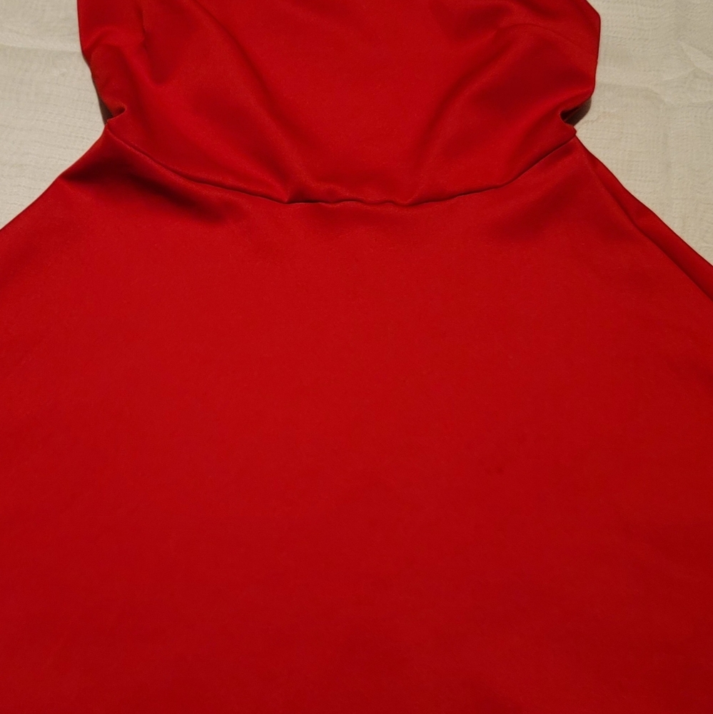 Red dress - Picture 2 of 2